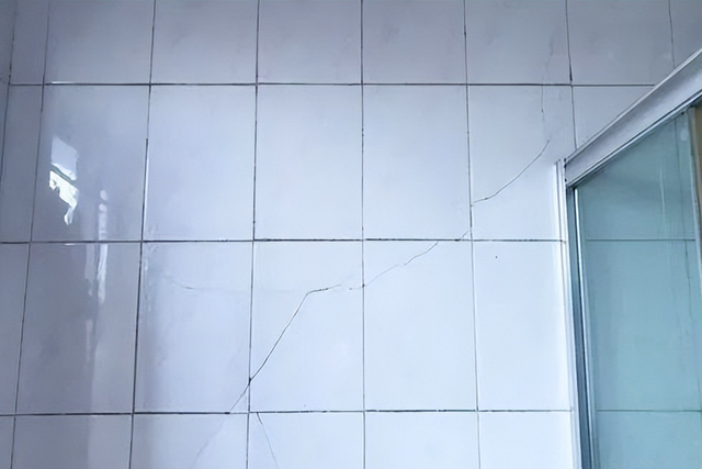 墙壁瓷砖空鼓最佳补救方法是什么(墙壁瓷砖空鼓最佳补救方法是什么呢)