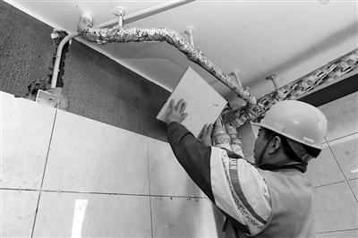 墙砖脱落如何修补视频教程(墙砖脱落如何修补视频教程大全)